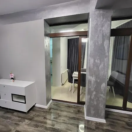 R&i House Apartment *