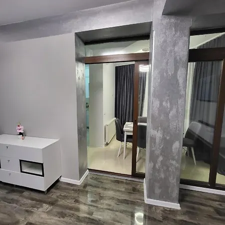 R&i House Apartment *