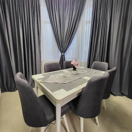 Apartment R&i House